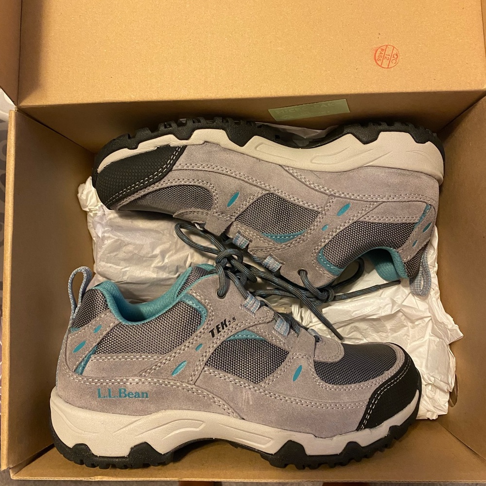 BRAND NEW LL Bean Waterproof Hiking Boots Size 6